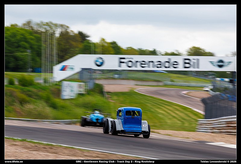 098A7302